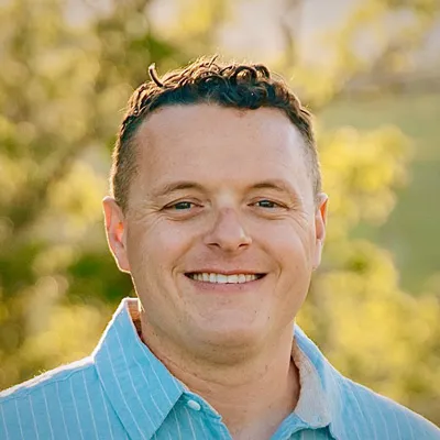 Headshot of Tanner Linsley